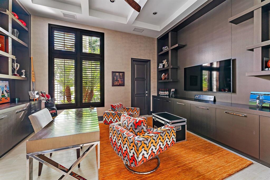 OLD PALM 4 - Residential