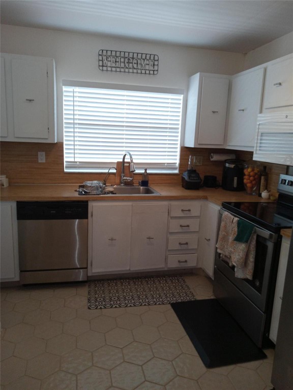 SUNRISE LAKES PHASE 3 - Residential