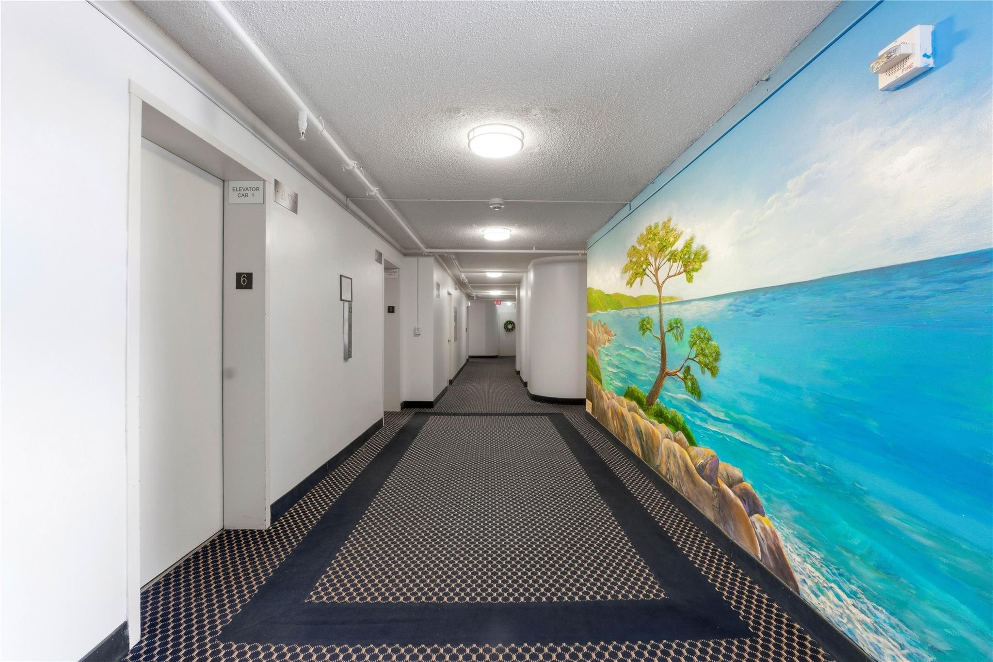 Corner Unit/Direct Ocean - Residential