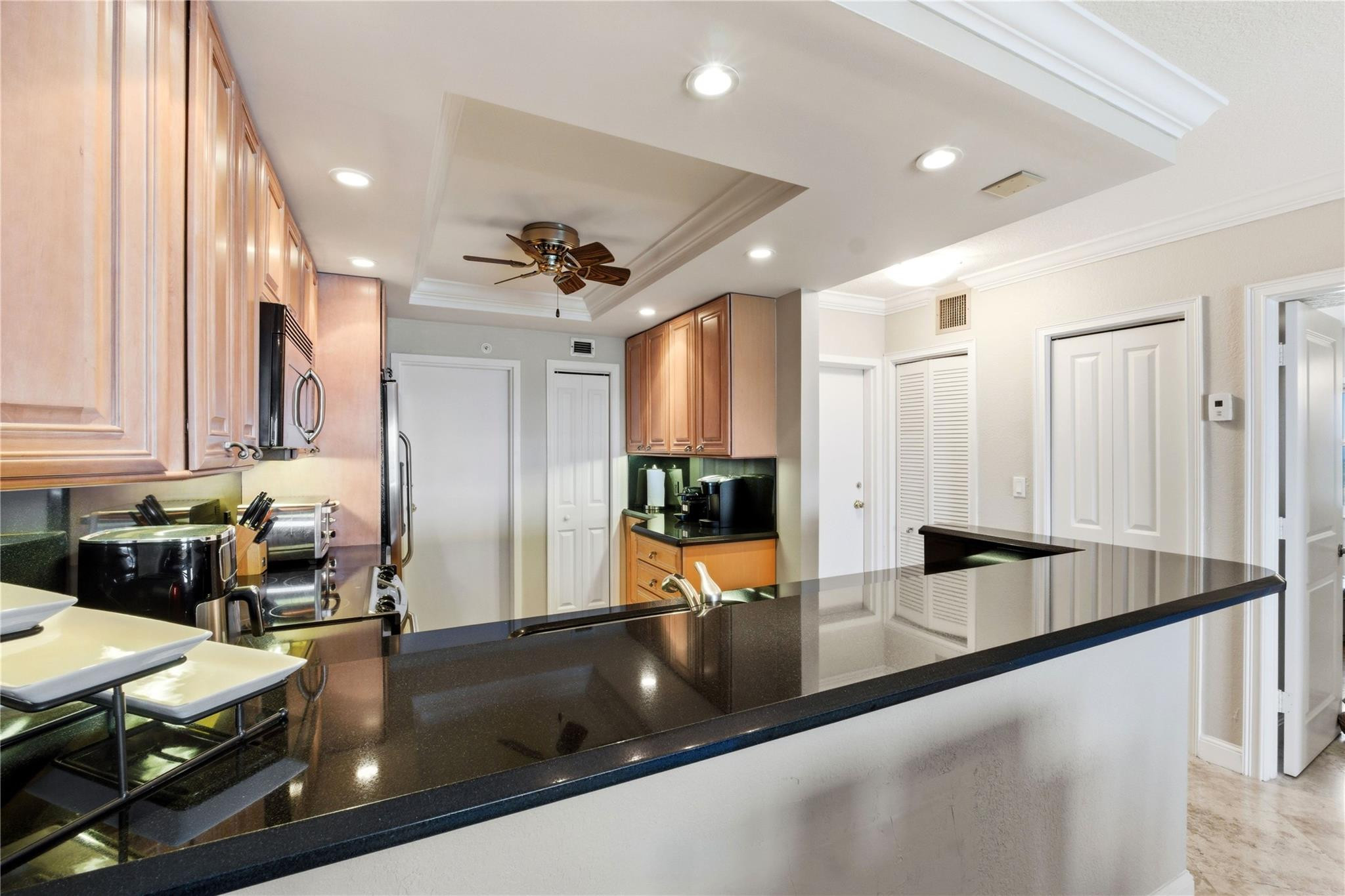 Corner Unit/Direct Ocean - Residential