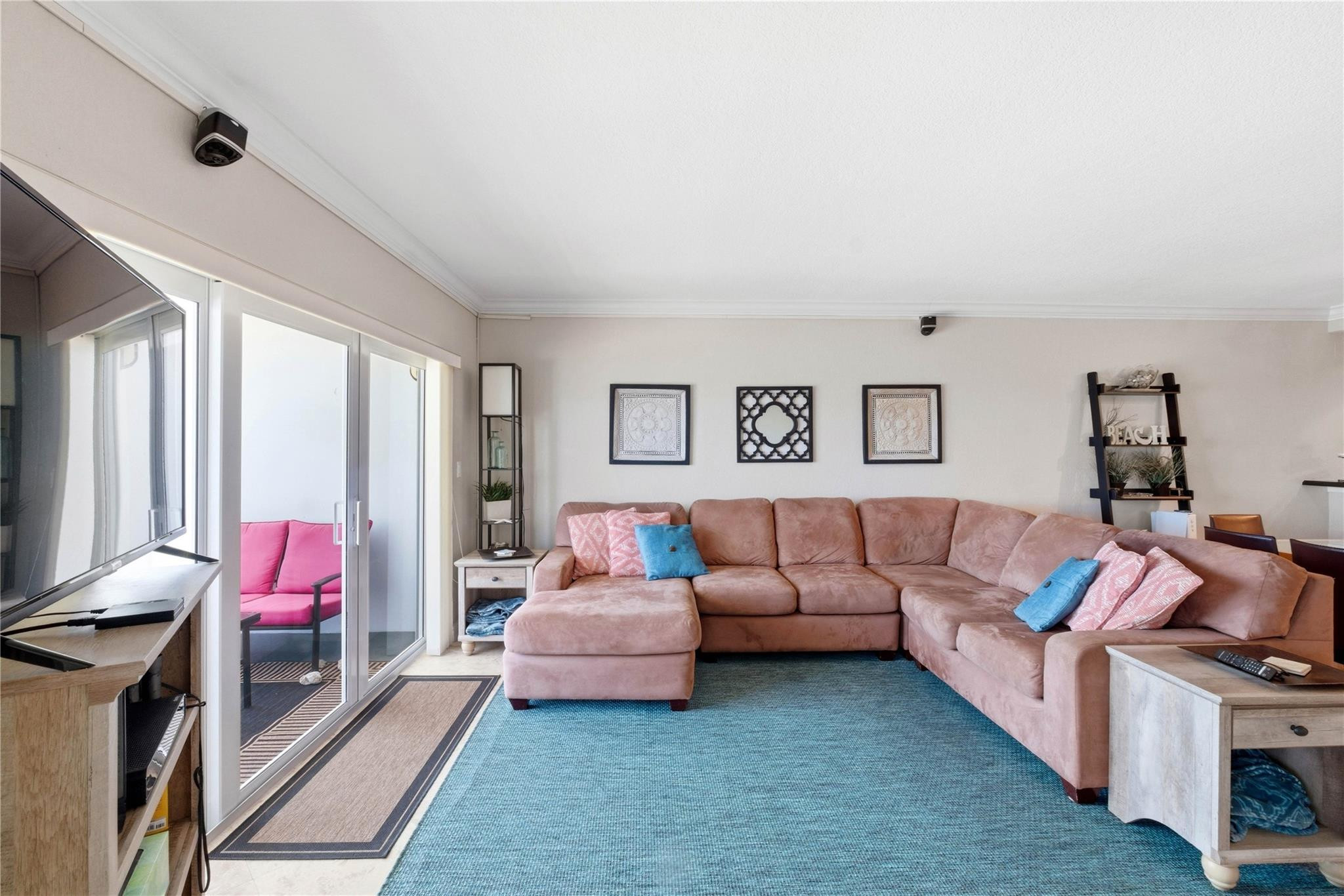 Corner Unit/Direct Ocean - Residential