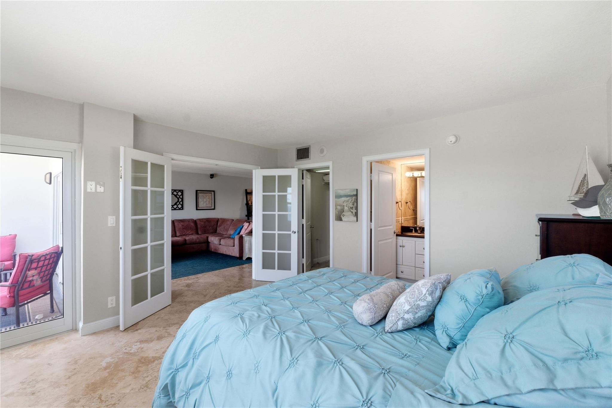 Corner Unit/Direct Ocean - Residential