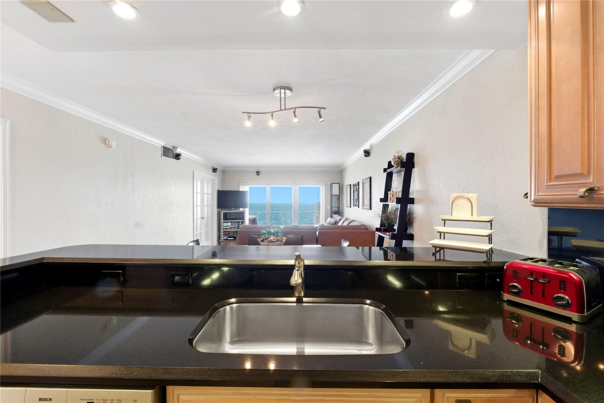 Corner Unit/Direct Ocean - Residential