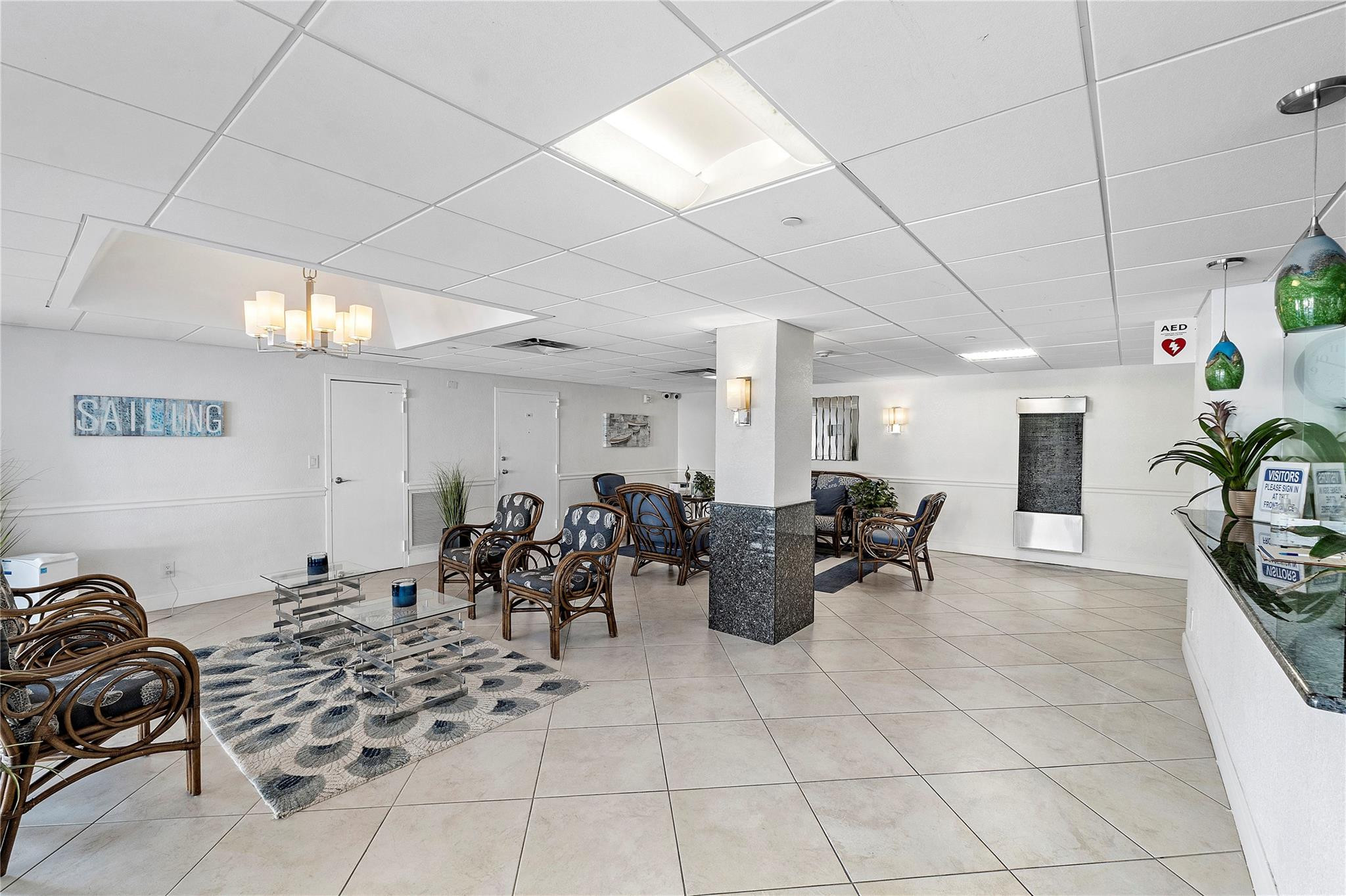 Corner Unit/Direct Ocean - Residential