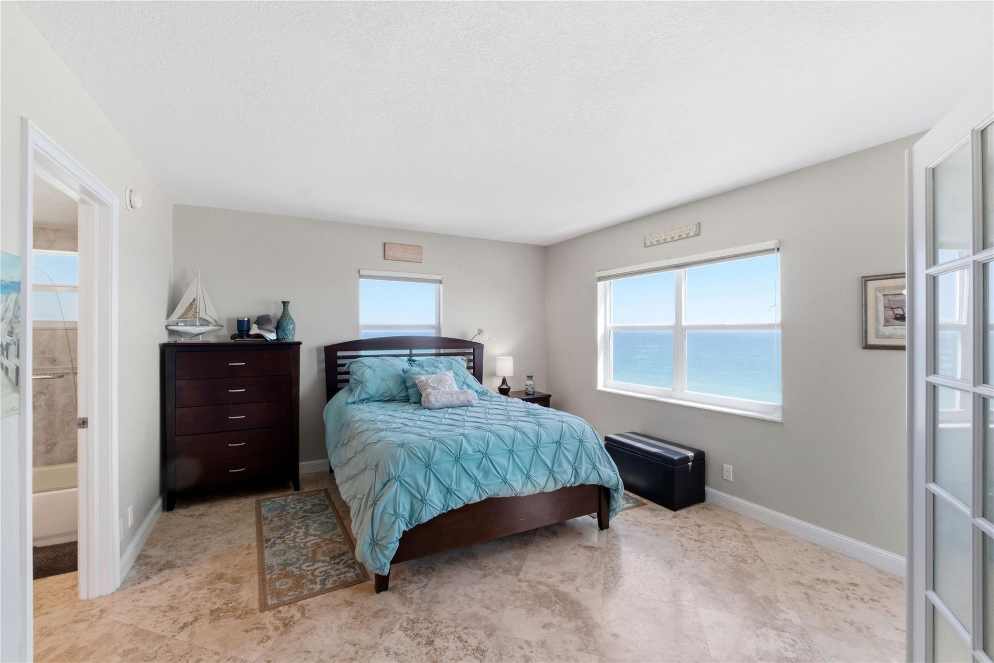 Corner Unit/Direct Ocean - Residential