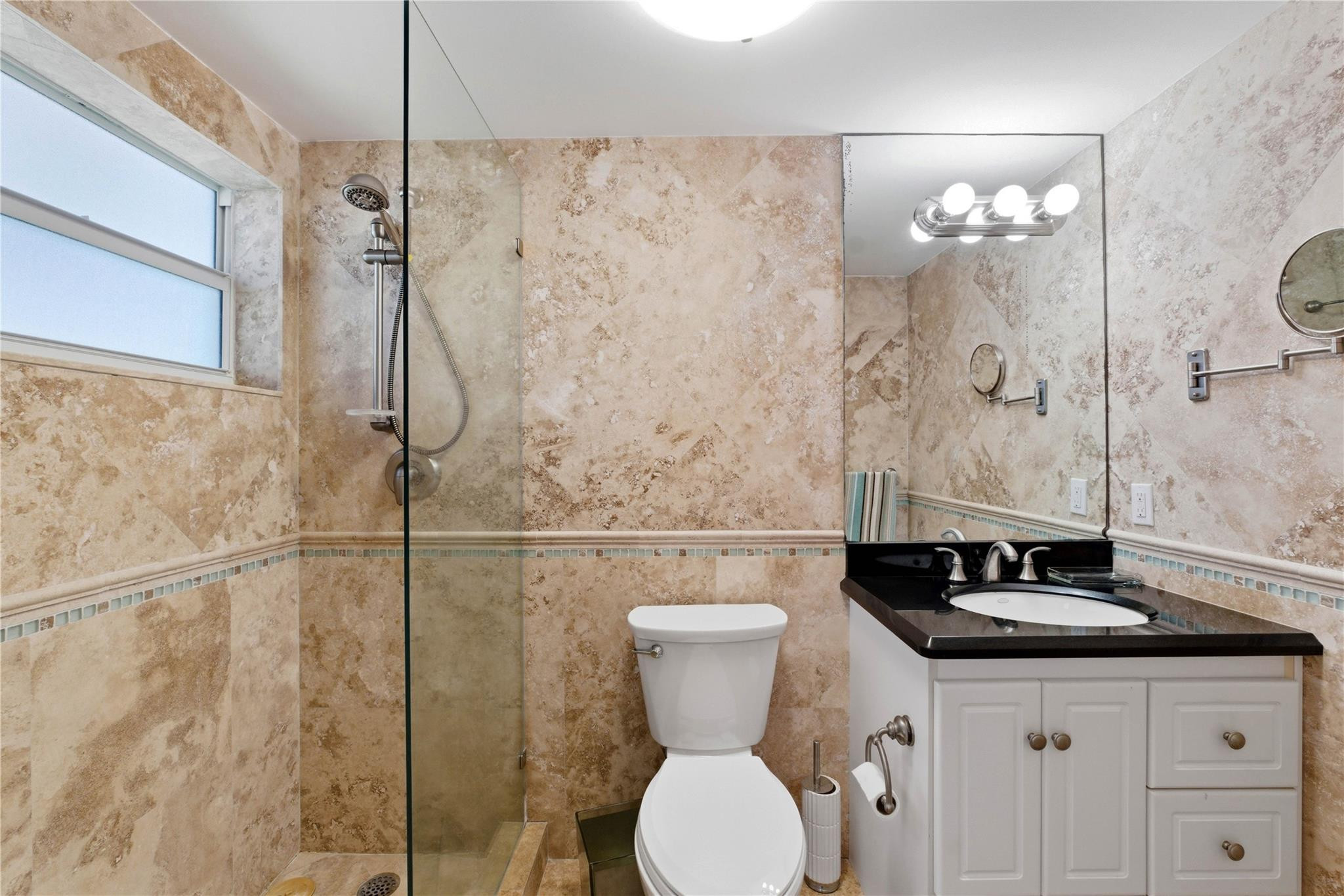 Corner Unit/Direct Ocean - Residential