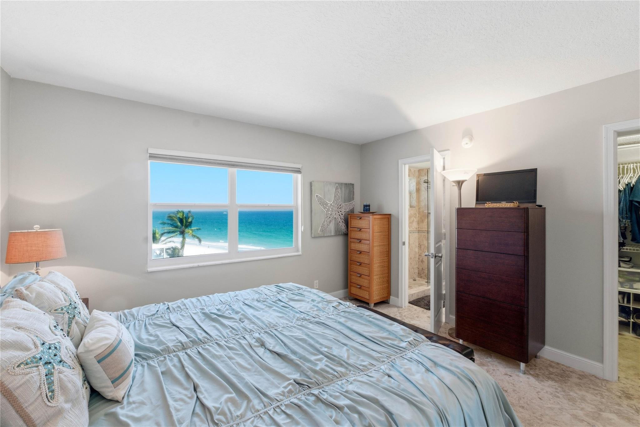 Corner Unit/Direct Ocean - Residential
