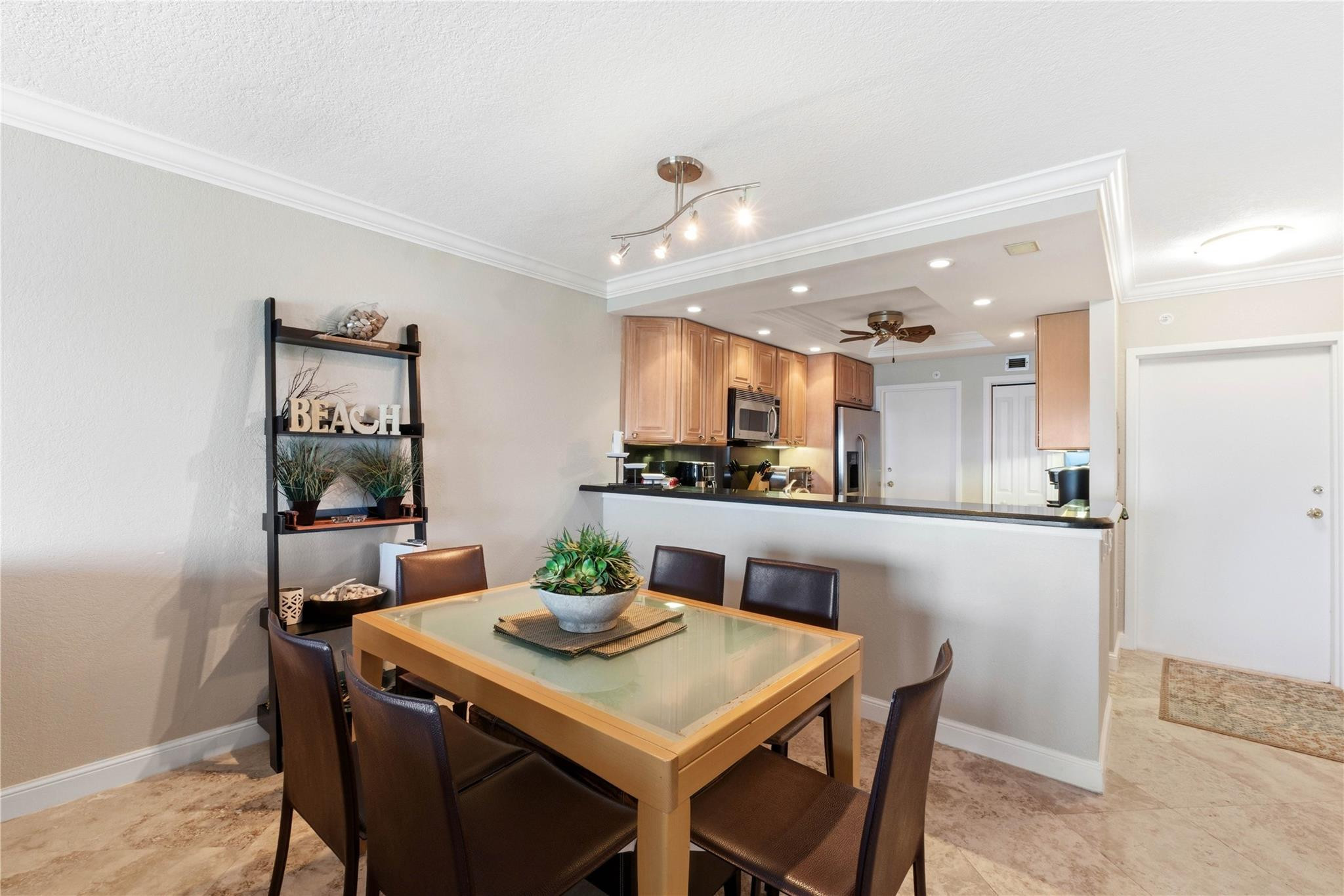 Corner Unit/Direct Ocean - Residential