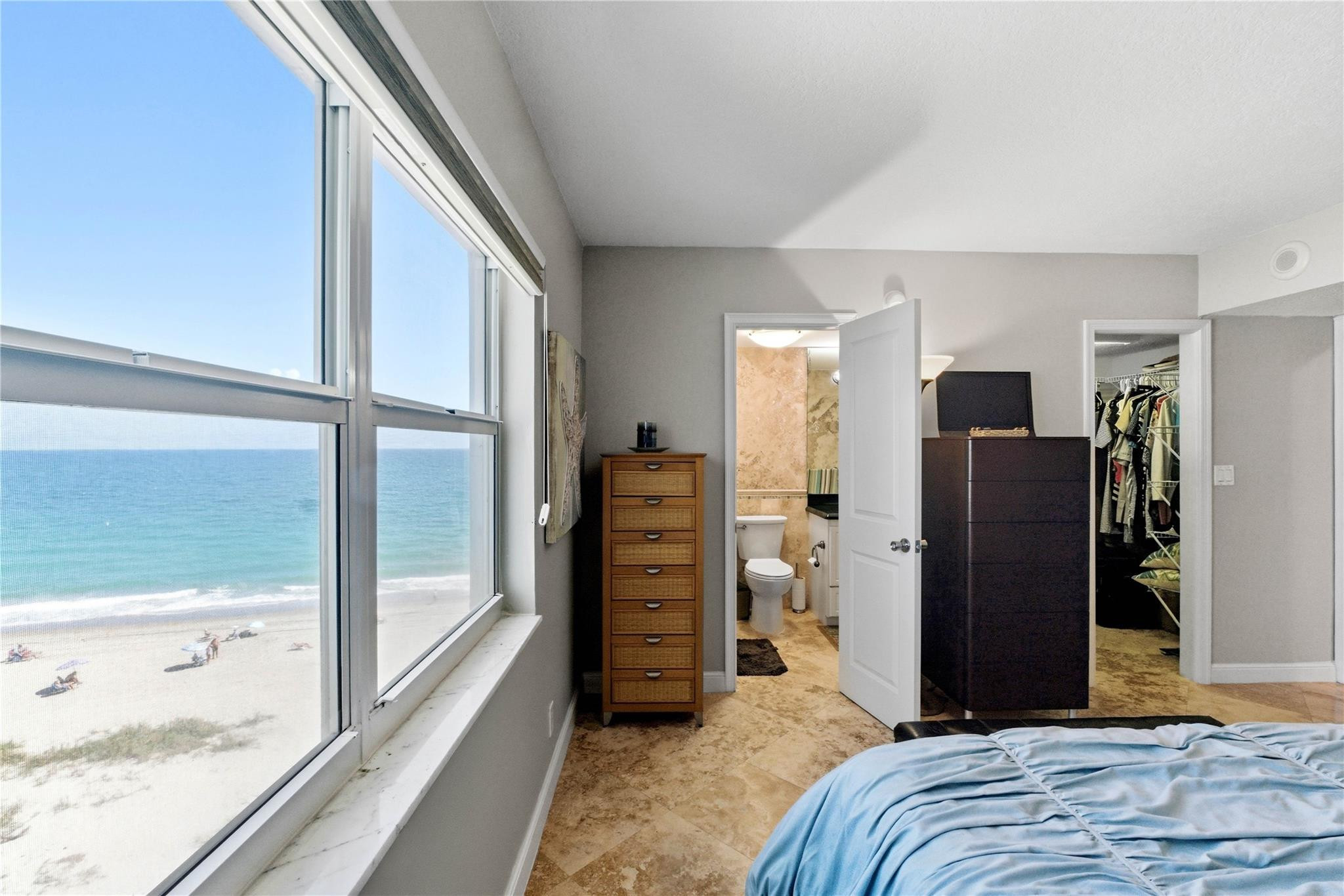 Corner Unit/Direct Ocean - Residential