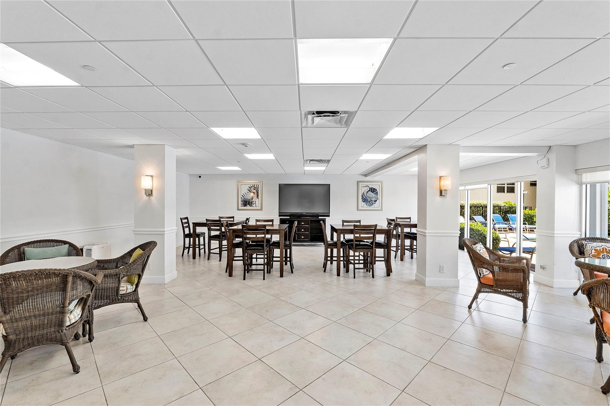 Corner Unit/Direct Ocean - Residential