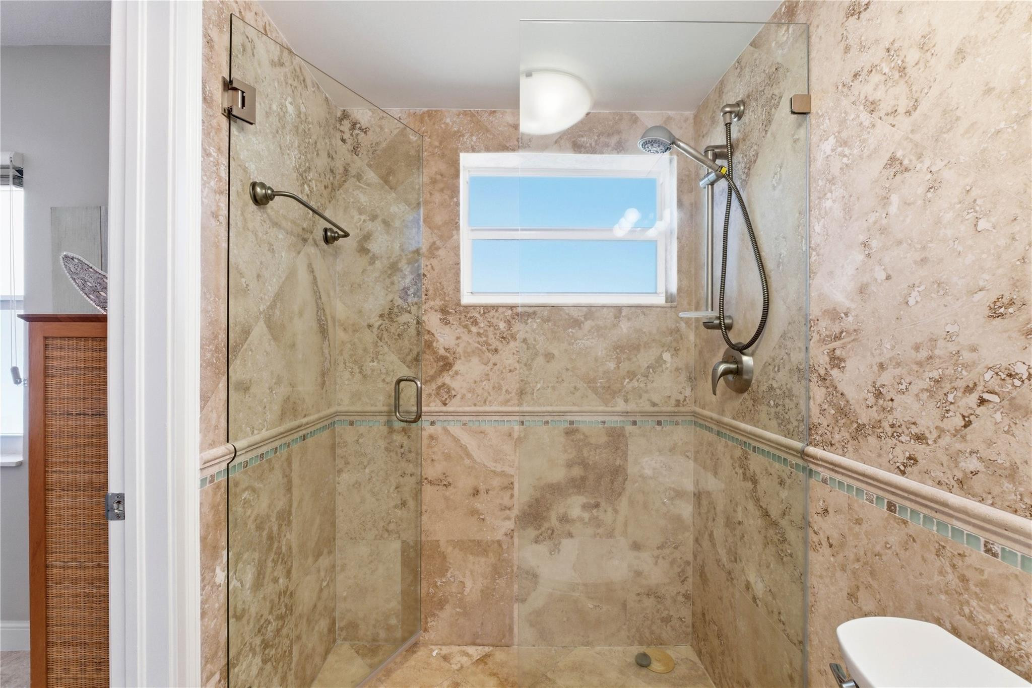 Corner Unit/Direct Ocean - Residential