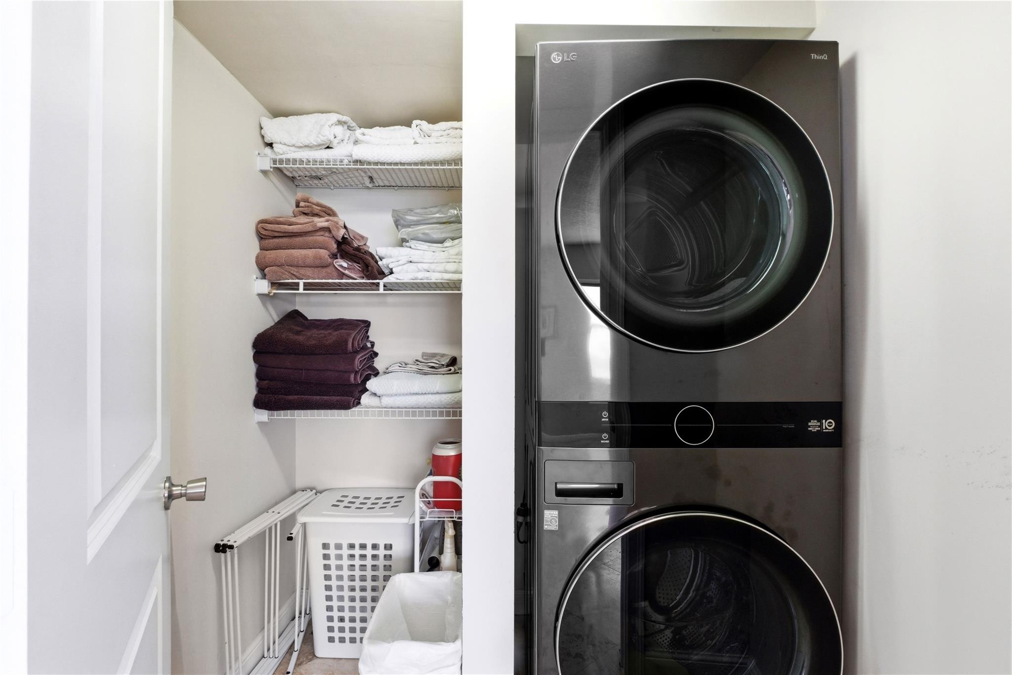 Corner Unit/Direct Ocean - Residential