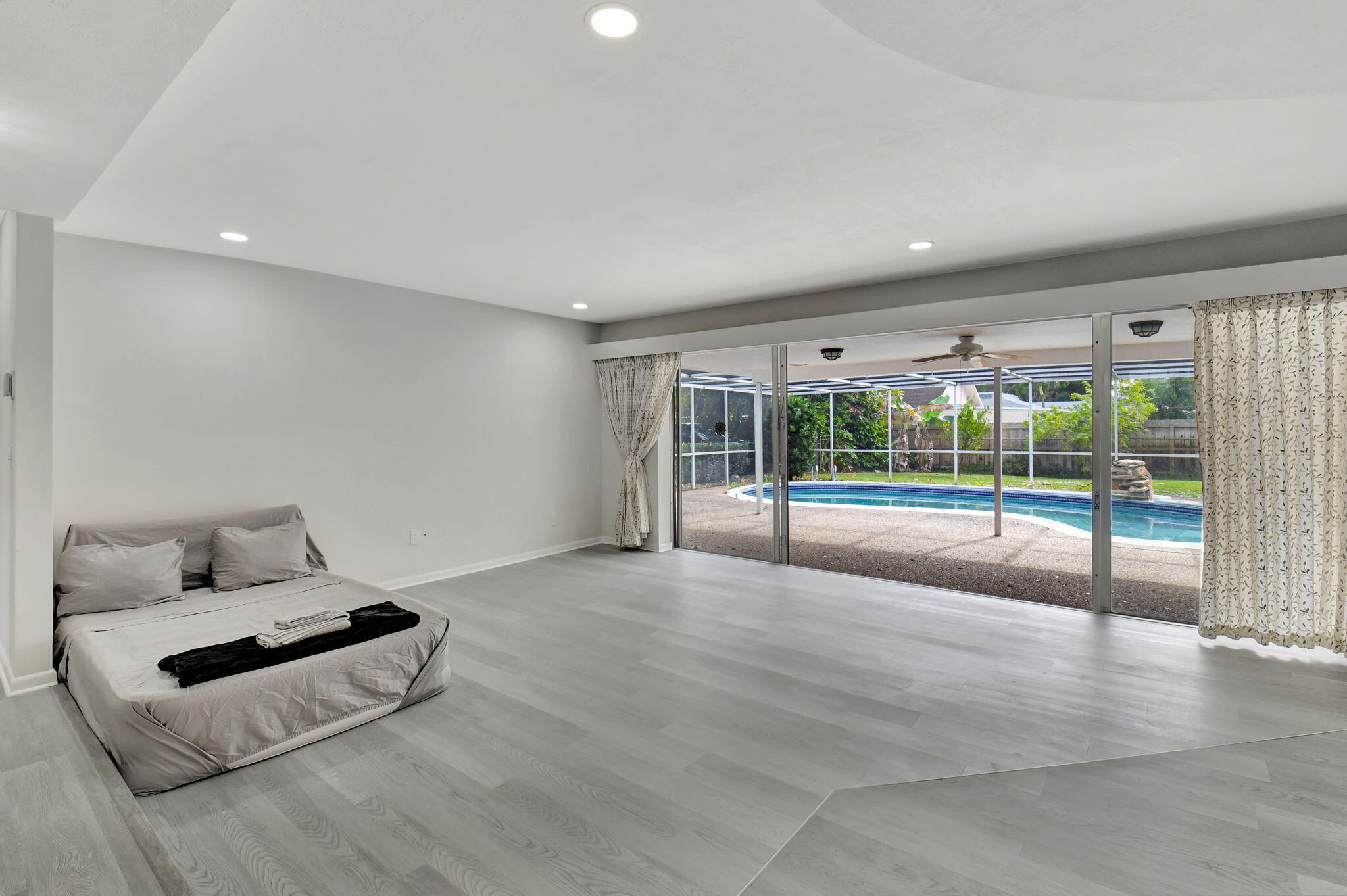 BOCA RATON HILLS SEC 3 - Residential