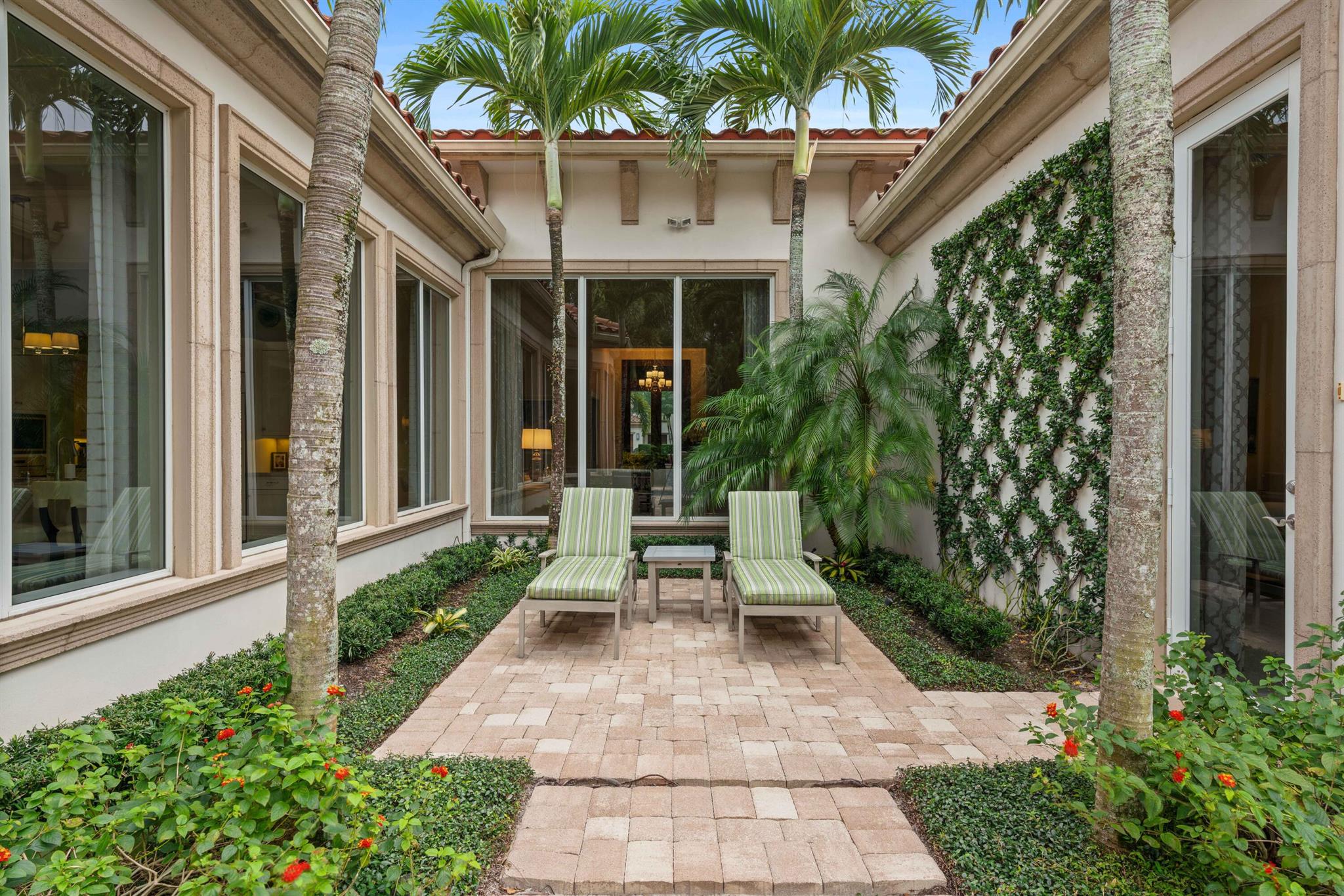 OLD PALM 2 - Residential