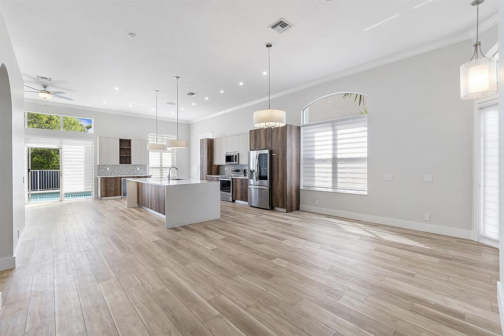 EAGLE TRACE - Residential