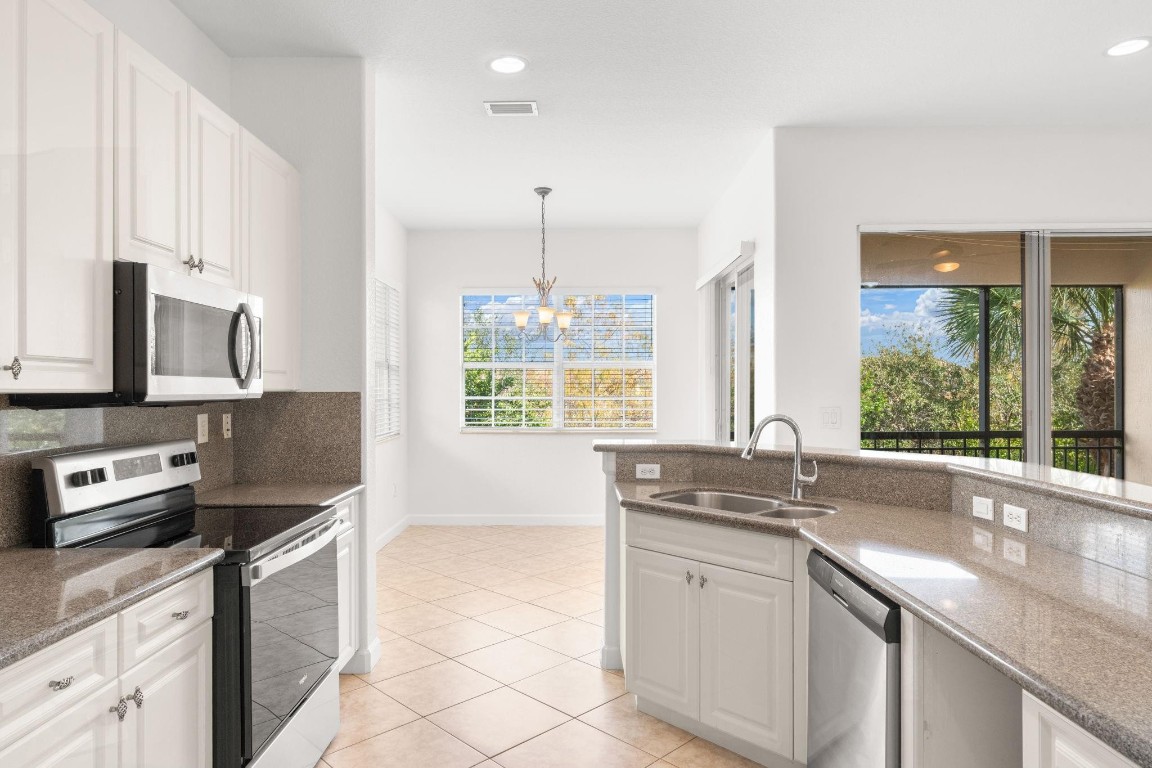 Cypress Pointe III At Her - Residential Lease