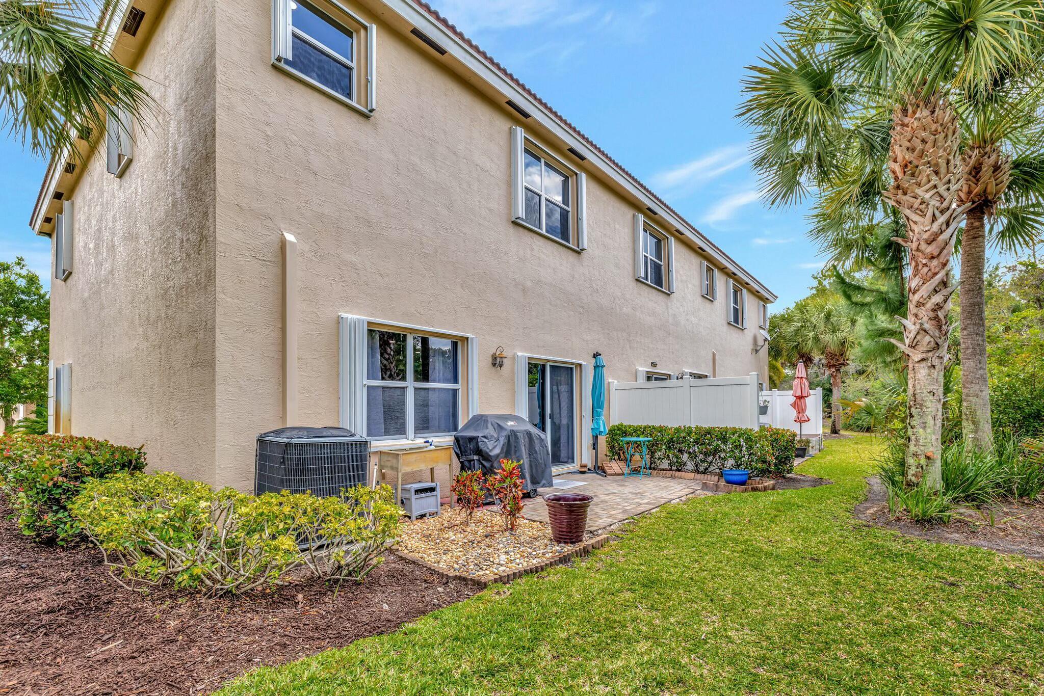 132 SW Otter Run Place