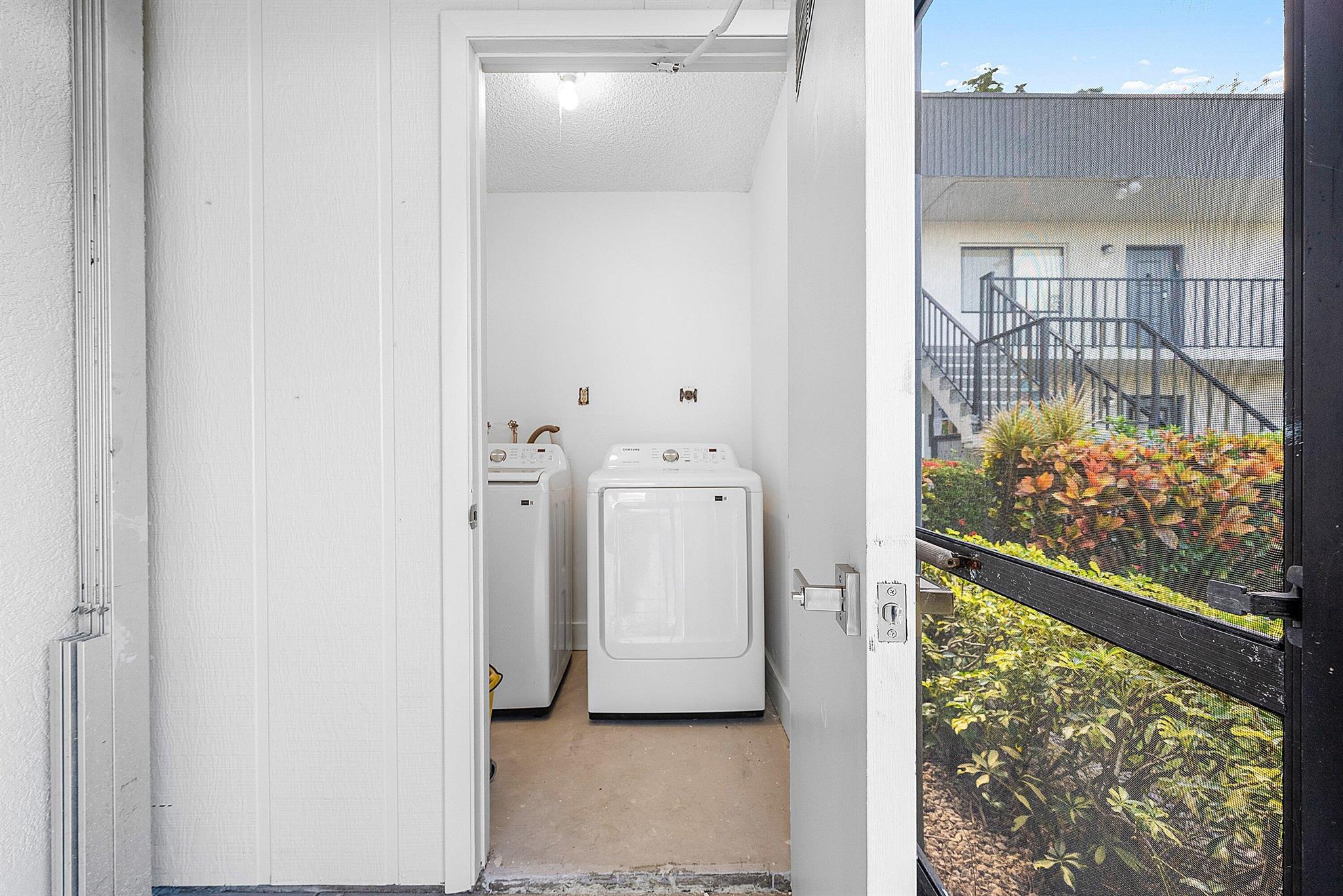 ASHLAND B CONDO - Residential