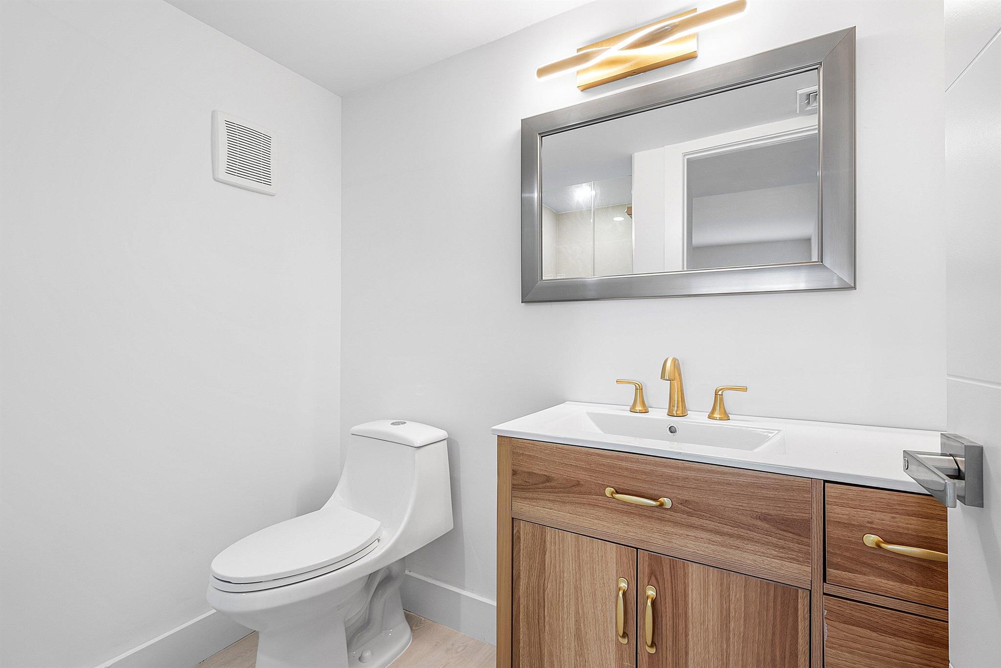 ASHLAND B CONDO - Residential