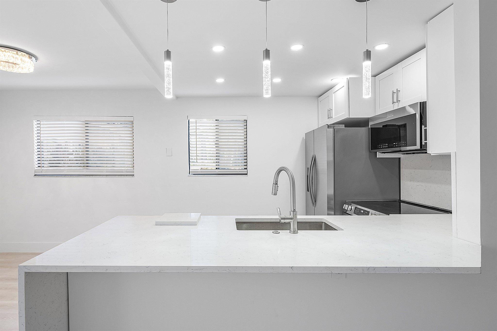 ASHLAND B CONDO - Residential