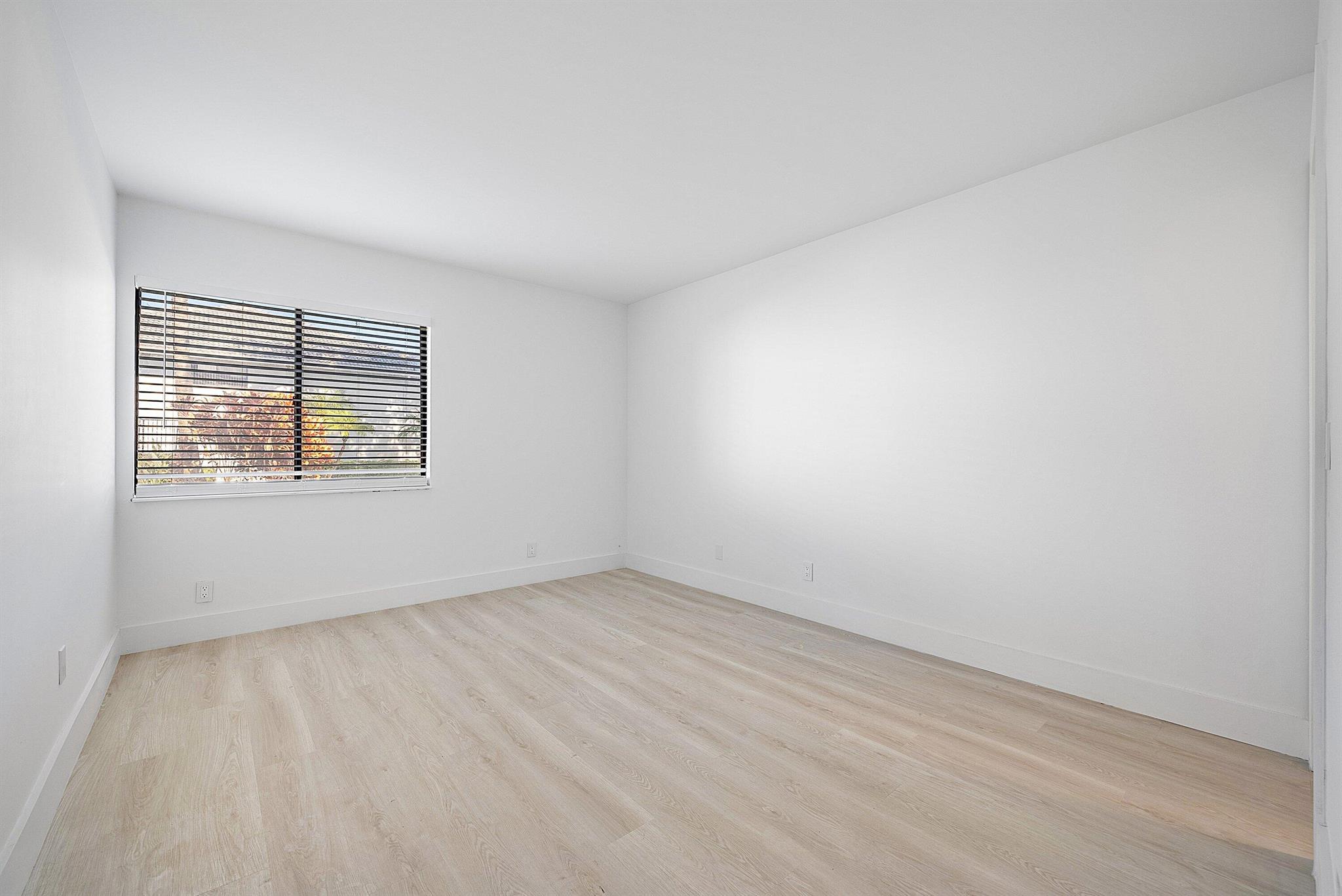 ASHLAND B CONDO - Residential