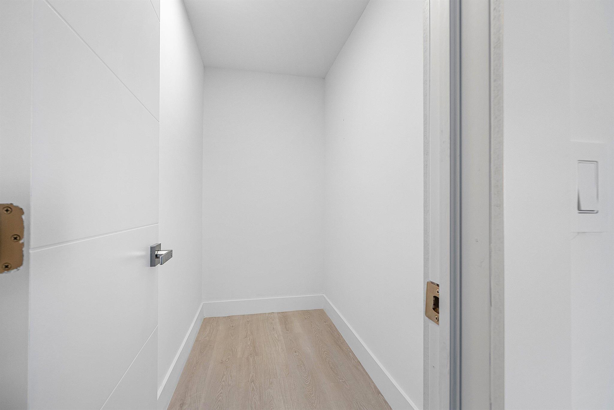 ASHLAND B CONDO - Residential