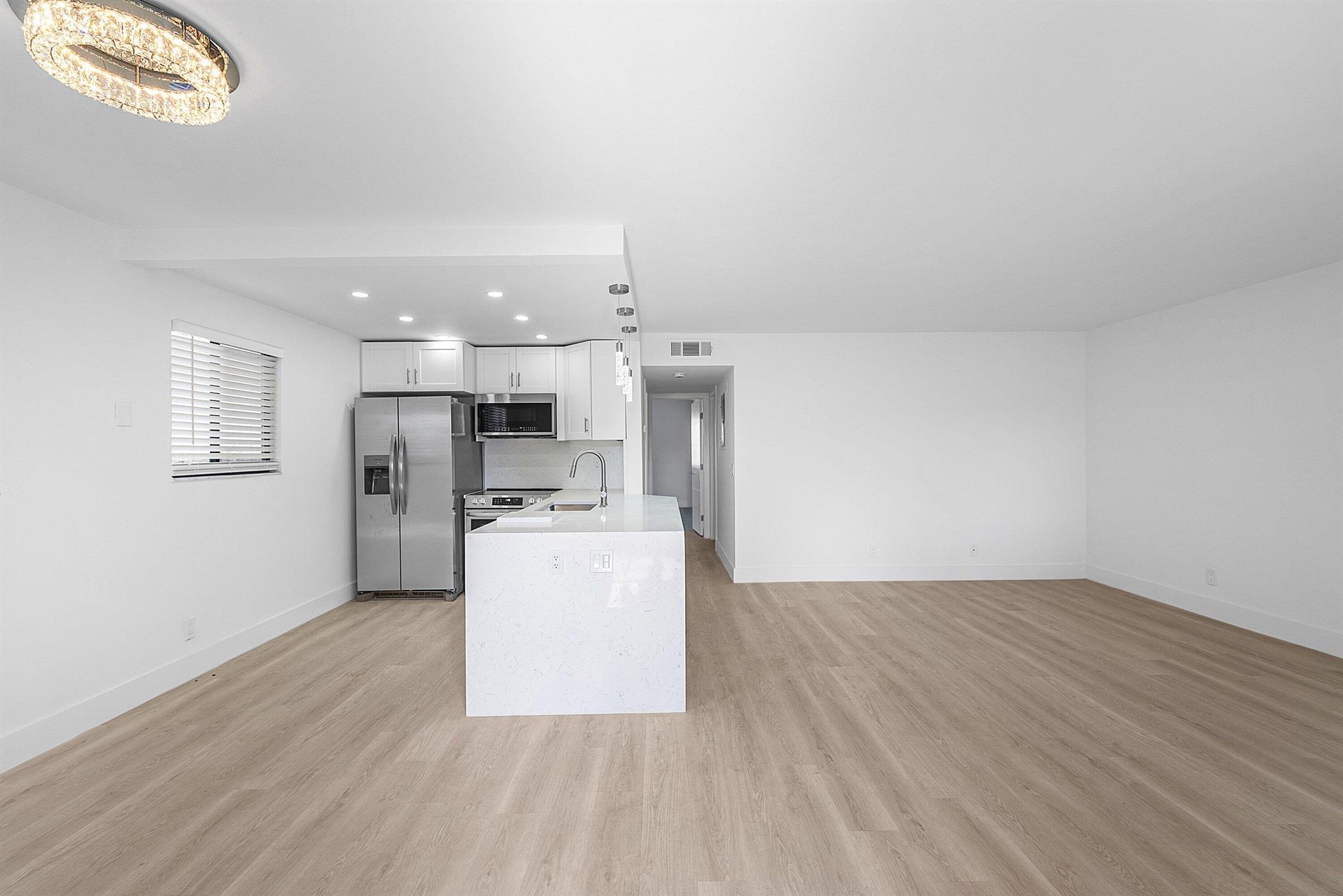 ASHLAND B CONDO - Residential