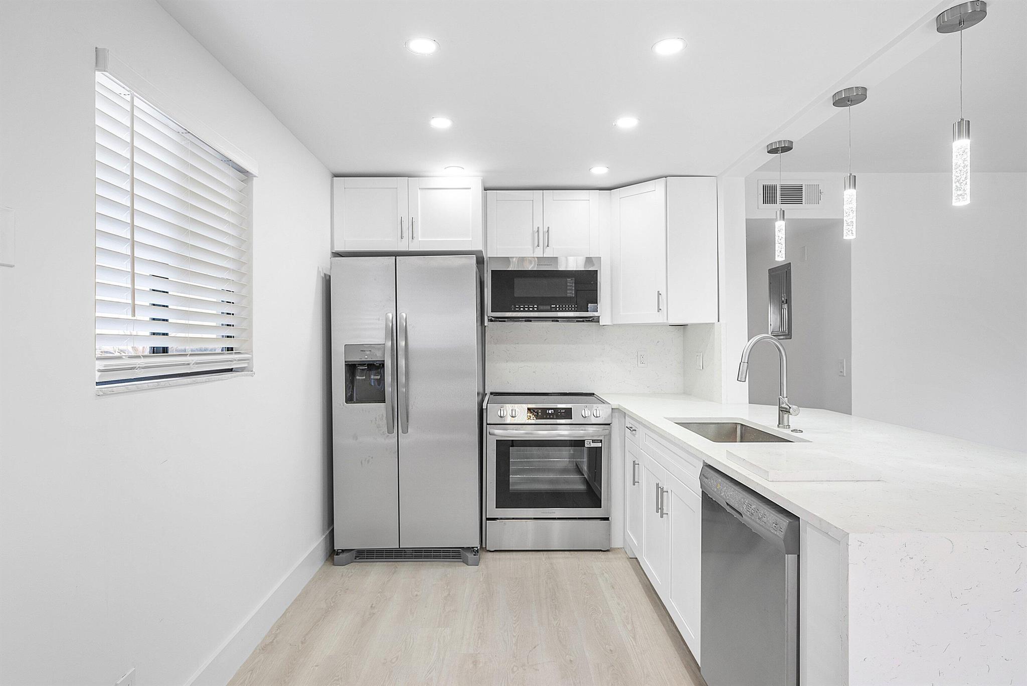 ASHLAND B CONDO - Residential