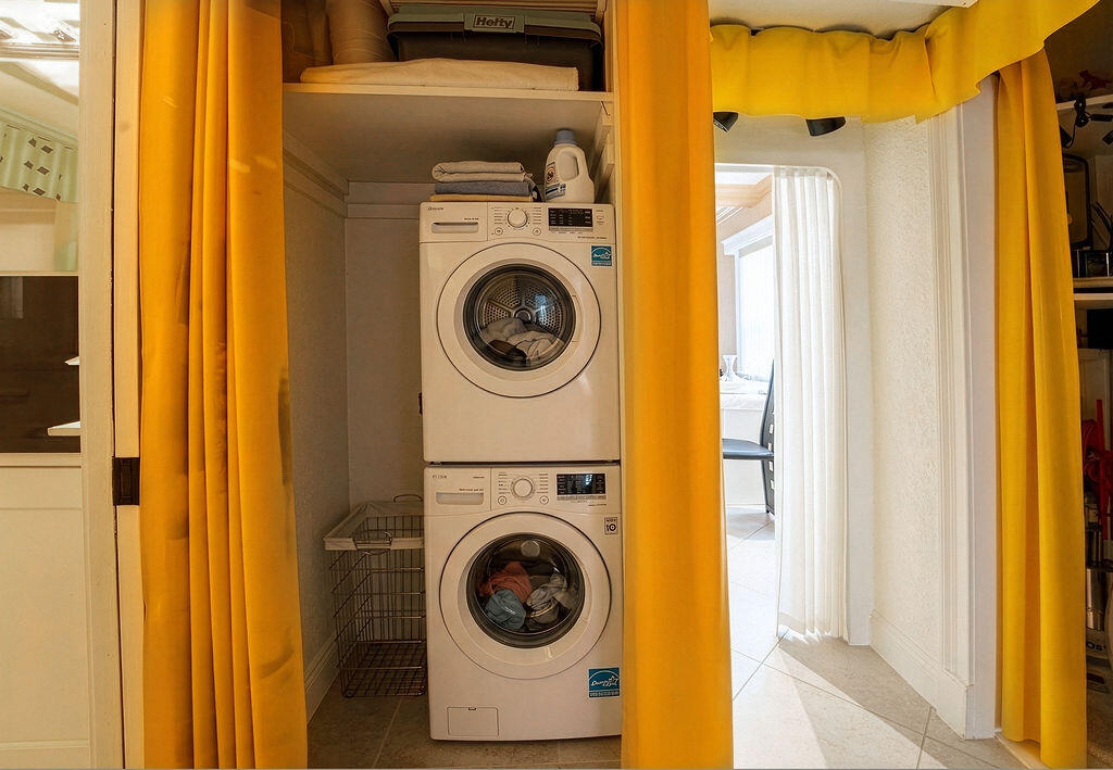 OCEANSIDE APARTMENTS CO-OP - Residential