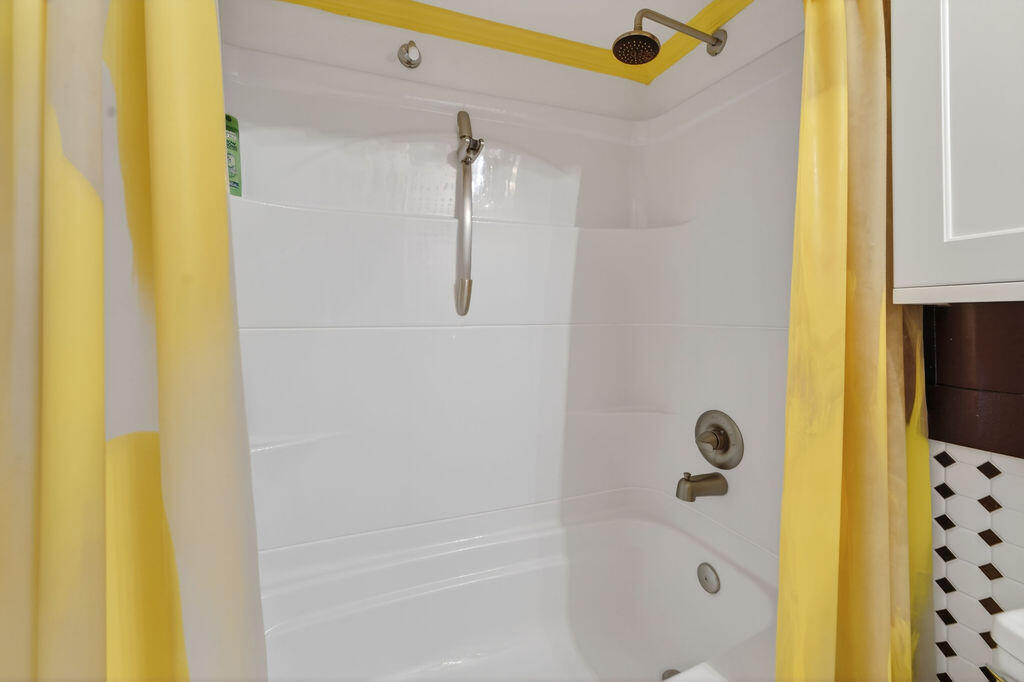 OCEANSIDE APARTMENTS CO-OP - Residential