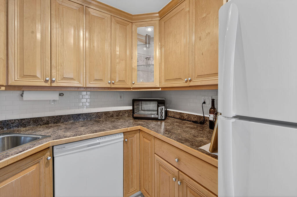 OCEANSIDE APARTMENTS CO-OP - Residential