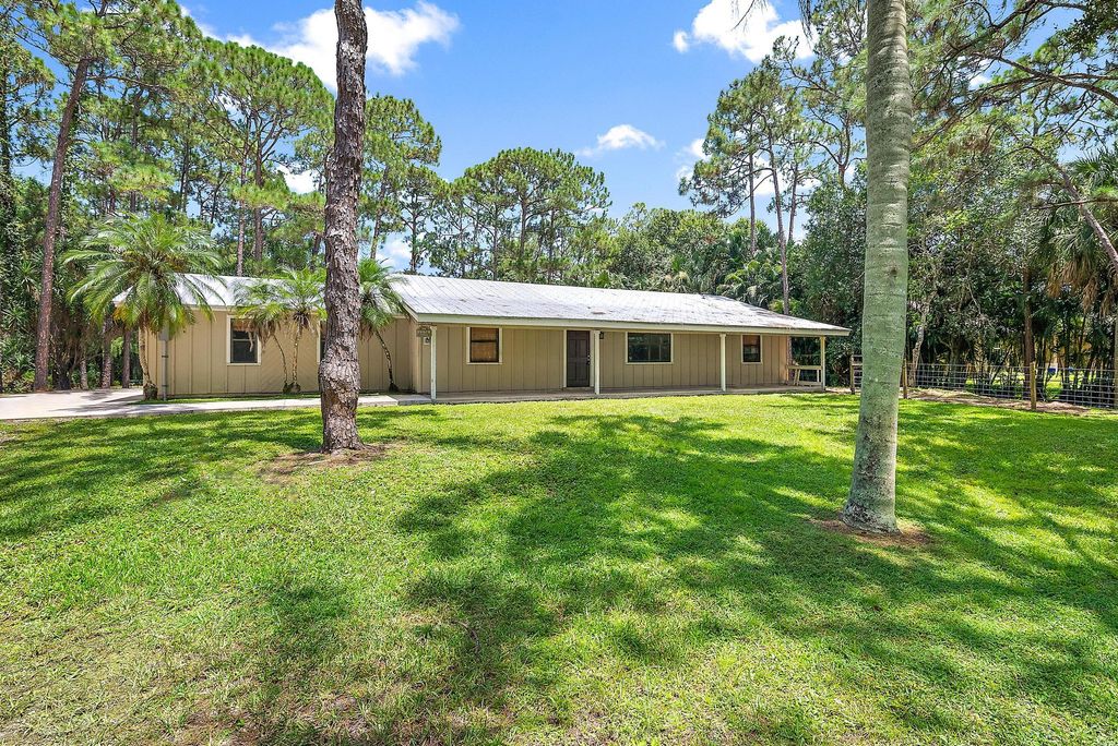 Photo of 18222 126th Terrace N, Jupiter, FL 33458 (MLS # R11109702)