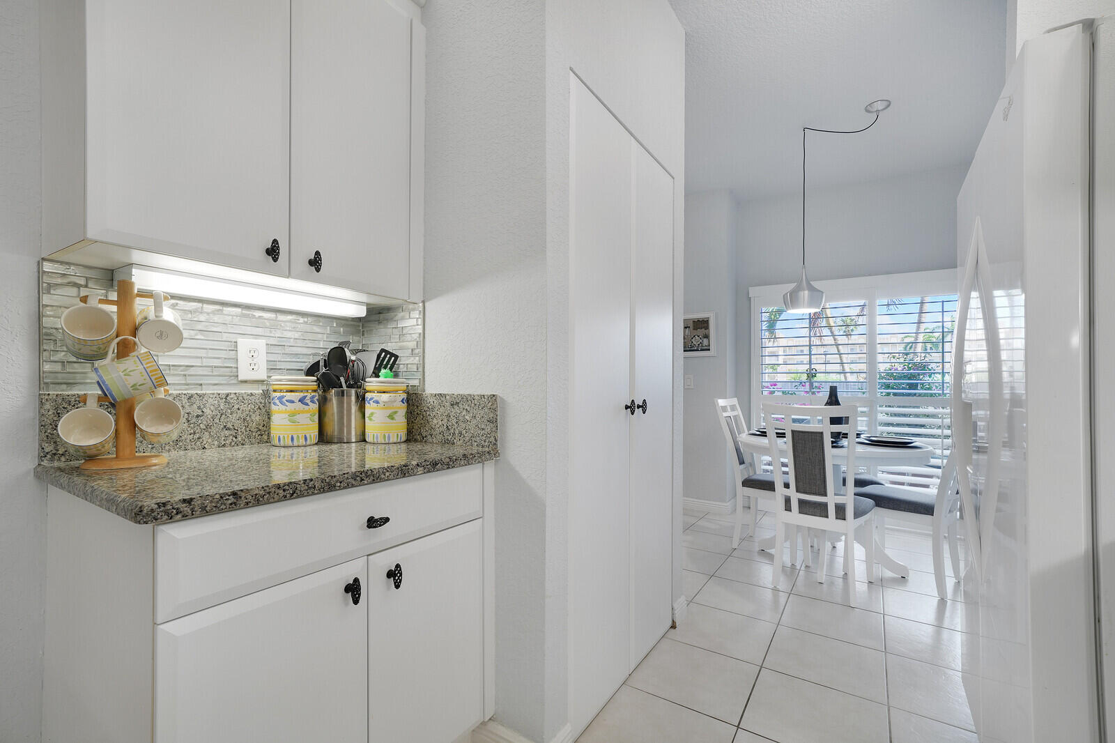 SOUTHAMPTON B CONDOMINIUM - Residential