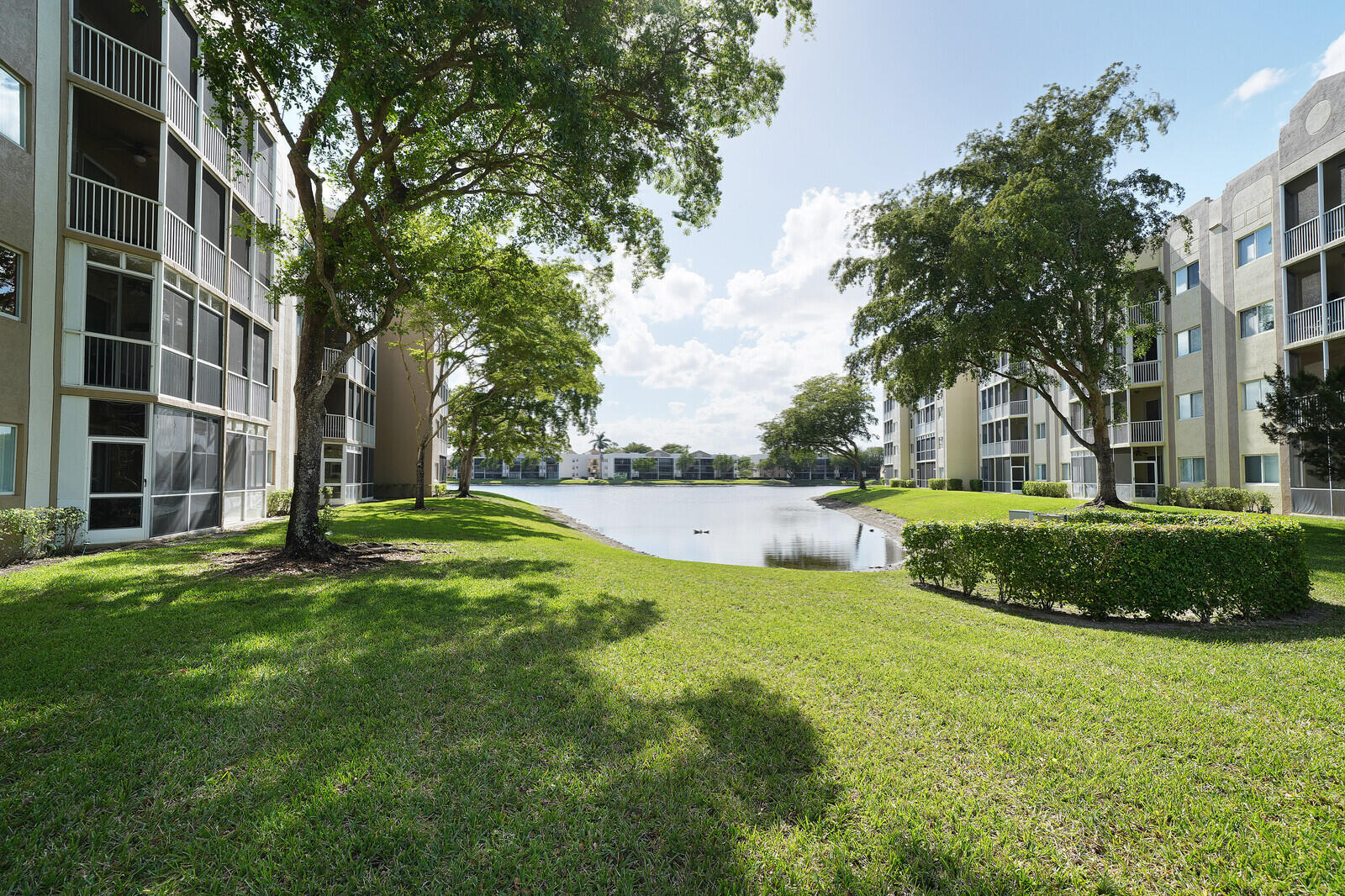 SOUTHAMPTON B CONDOMINIUM - Residential