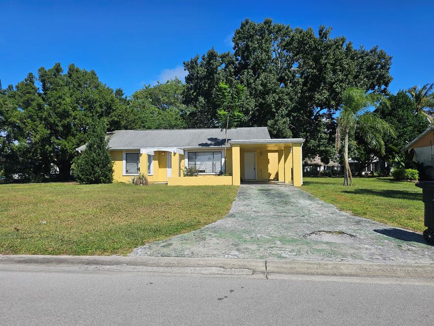 This Beautiful 3 bedroom, 2 bathroom is tiled throughout. Separate Laundry Room. Huge Yard, No Hoa. Storage Room. Great Location close to all shopping, beaches and restaurants.