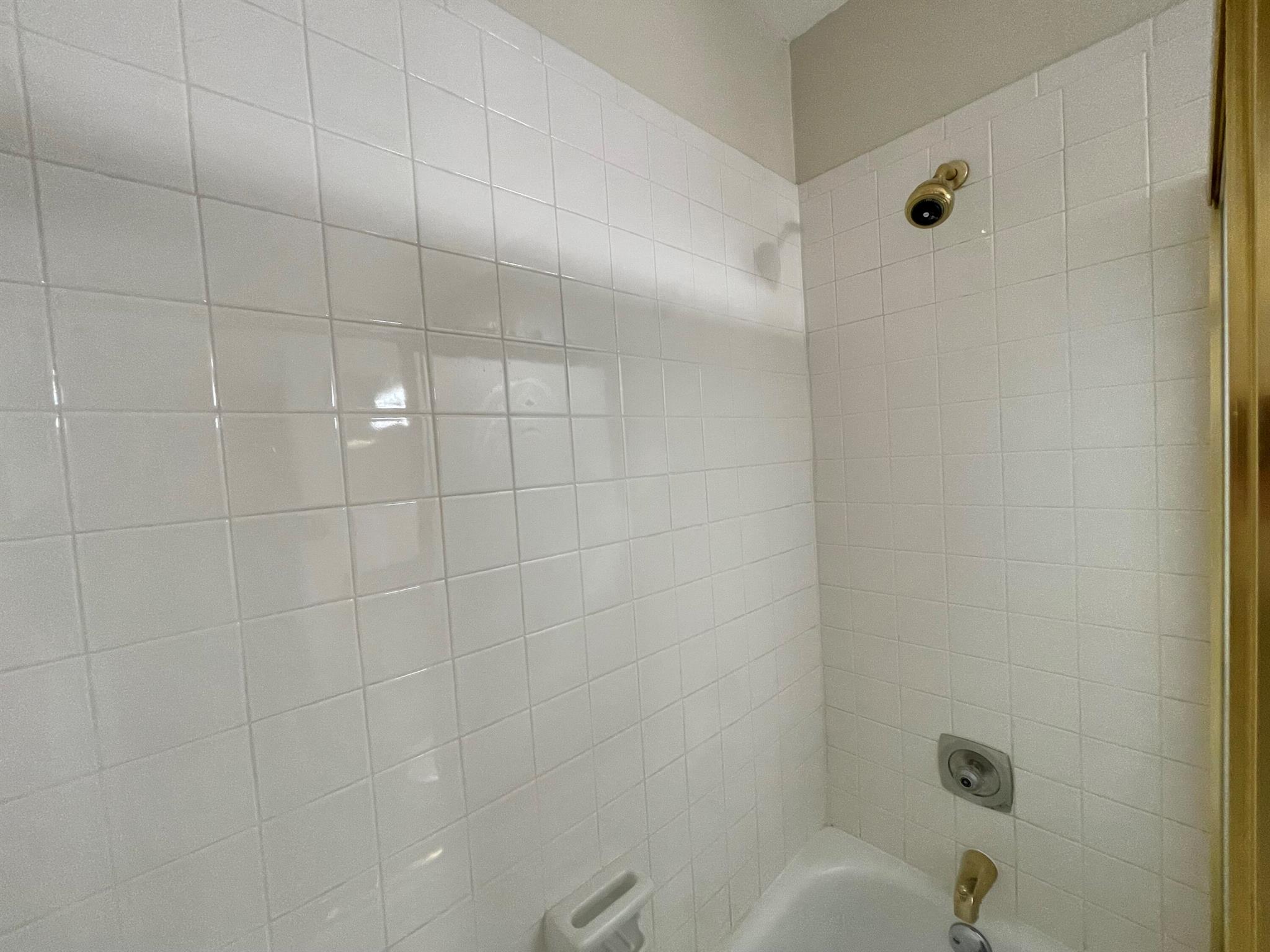 HOMEWOOD LAKES SEC D - Residential Lease