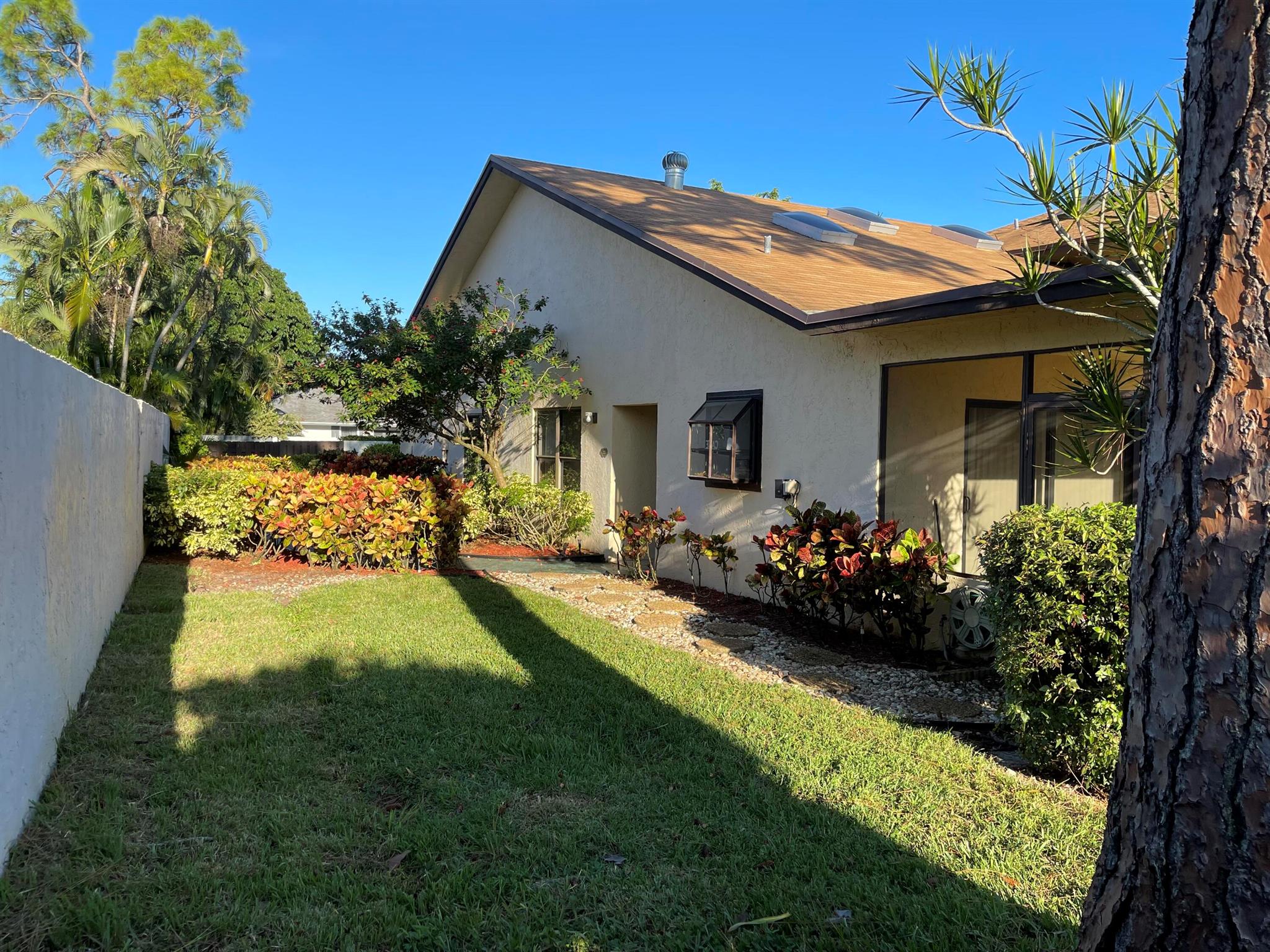 HOMEWOOD LAKES SEC D - Residential Lease