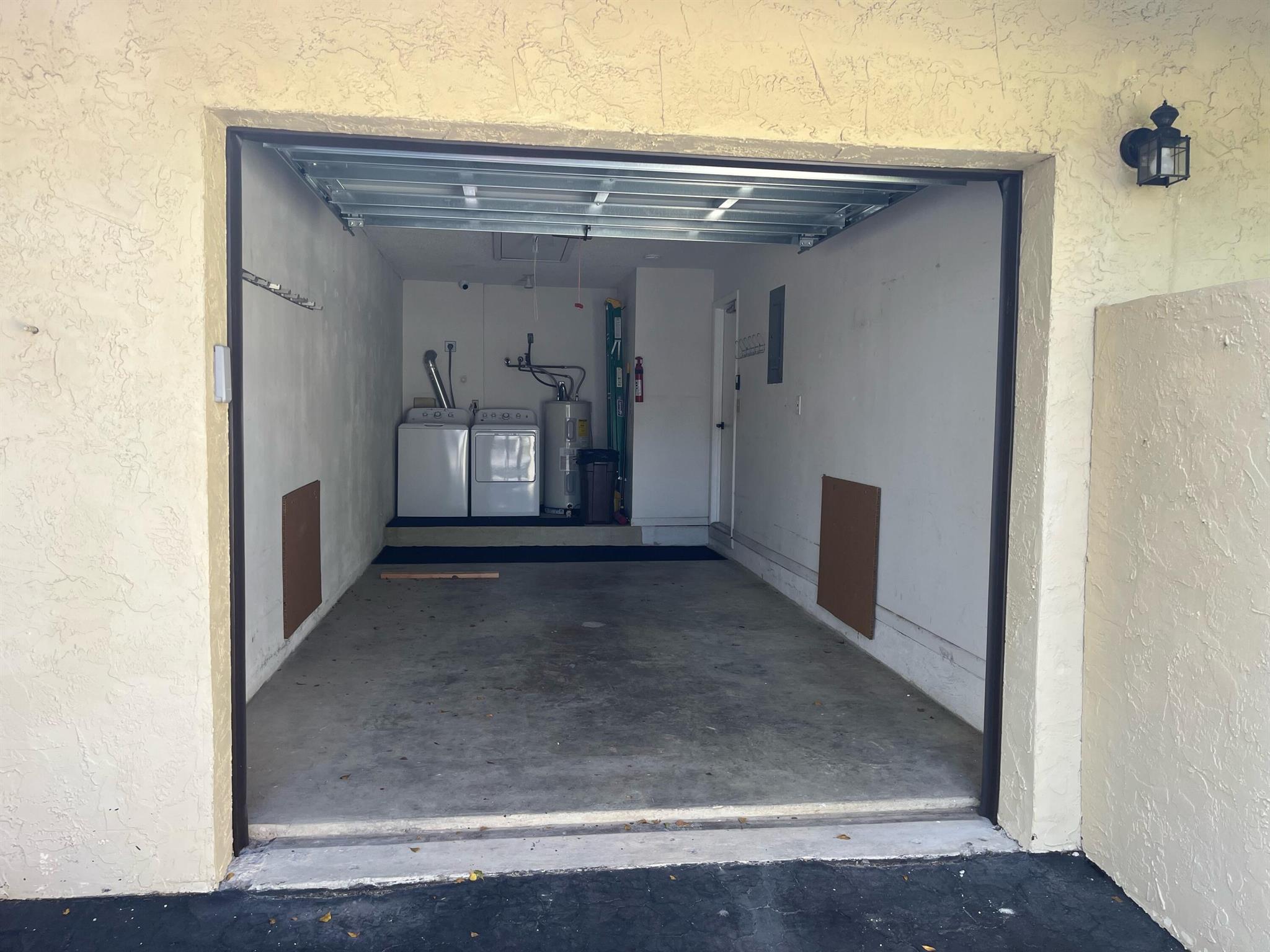 HOMEWOOD LAKES SEC D - Residential Lease