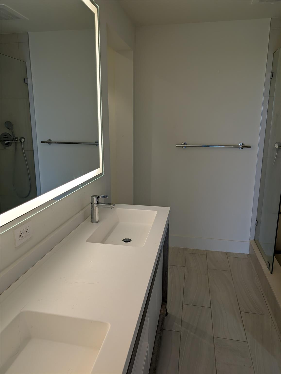Metropica North Tower One - Residential Lease