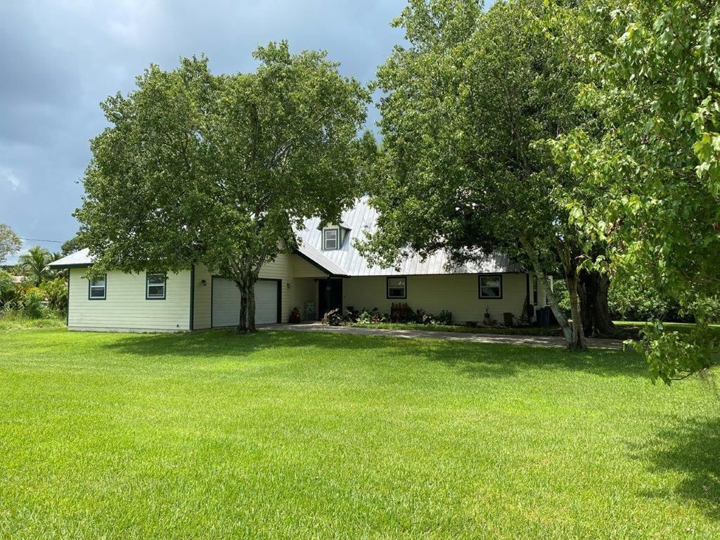 Photo of 6013 Oleander Avenue, Fort Pierce, FL 34982 (MLS # R10738147)