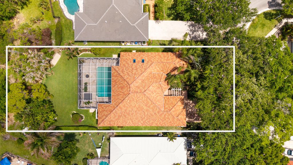 Photo of 6054 Winding Lake Drive, Jupiter, FL 33458 (MLS # B26015462)
