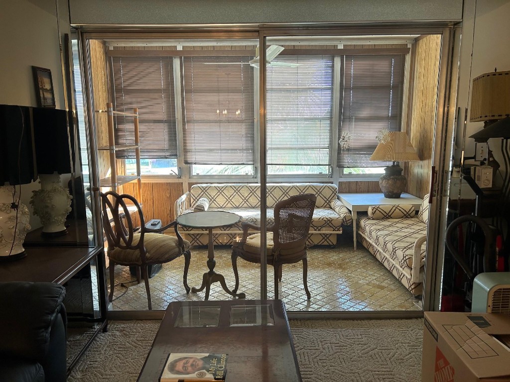 Oriole Golf & Tennis One - Residential