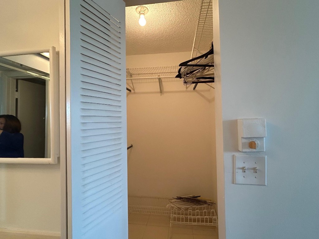 Oriole Golf & Tennis One - Residential