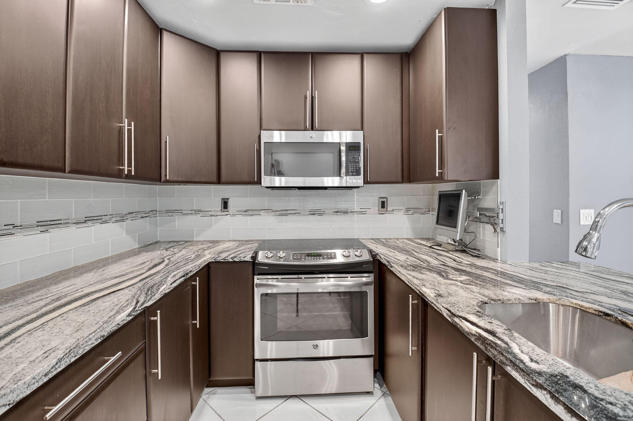 KINGS POINT FLANDERS CONDOS - Residential Lease