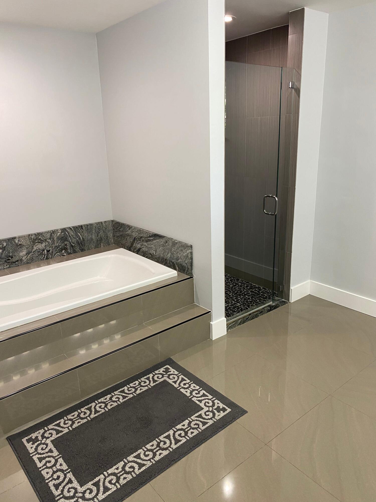 Tropic Isle - Residential