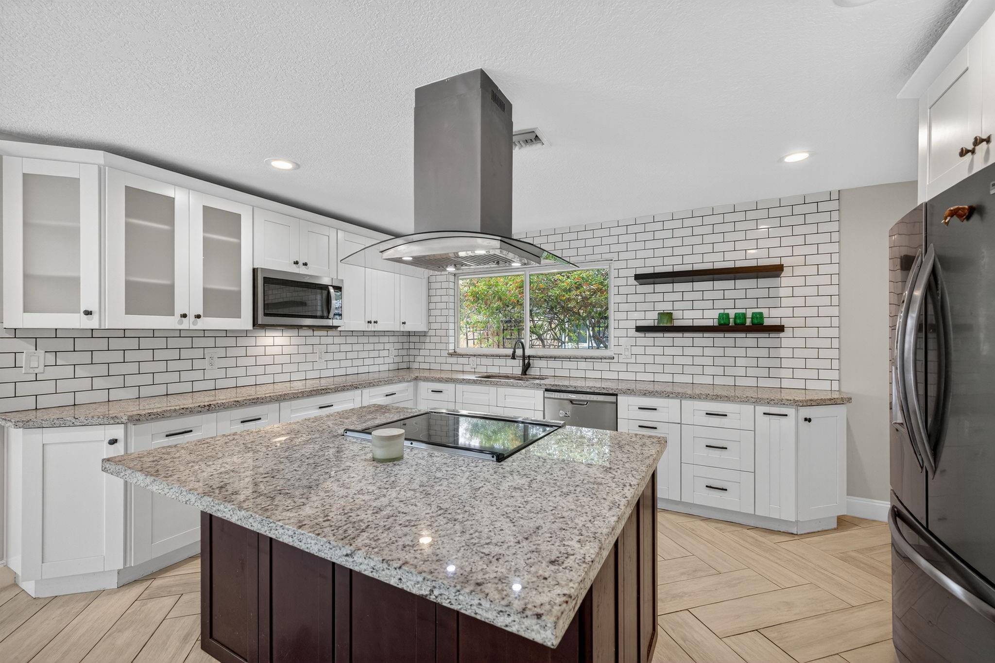 1460 NE 57th Ct, Fort Lauderdale, FL, 33334/$975,000 2 1460 NE 57th Ct