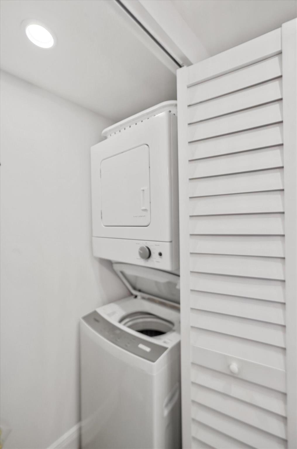 OCEAN VILLAS CONDO APTS - Residential Lease