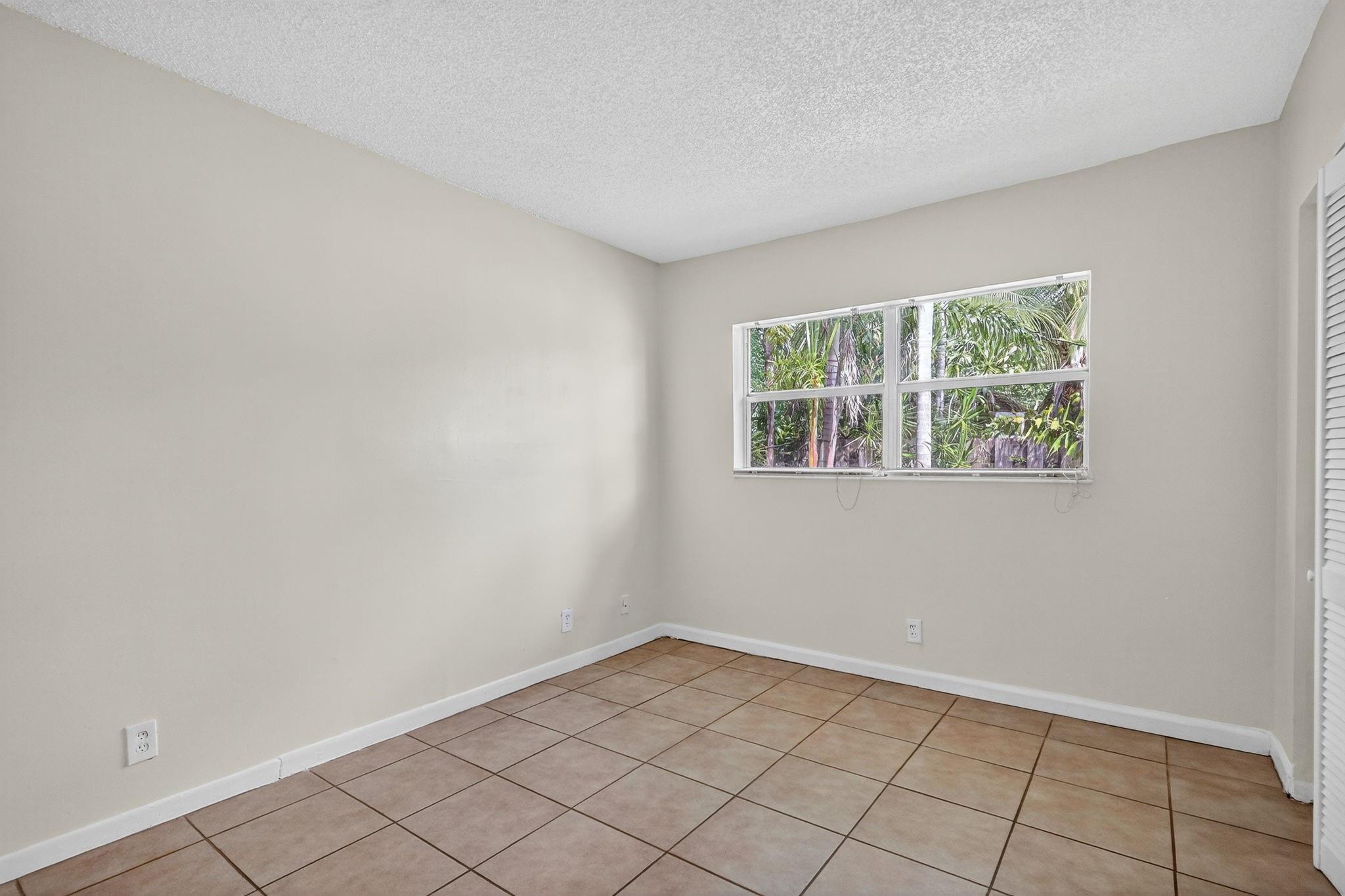 Dania Homesites 28-40 B - Residential Lease