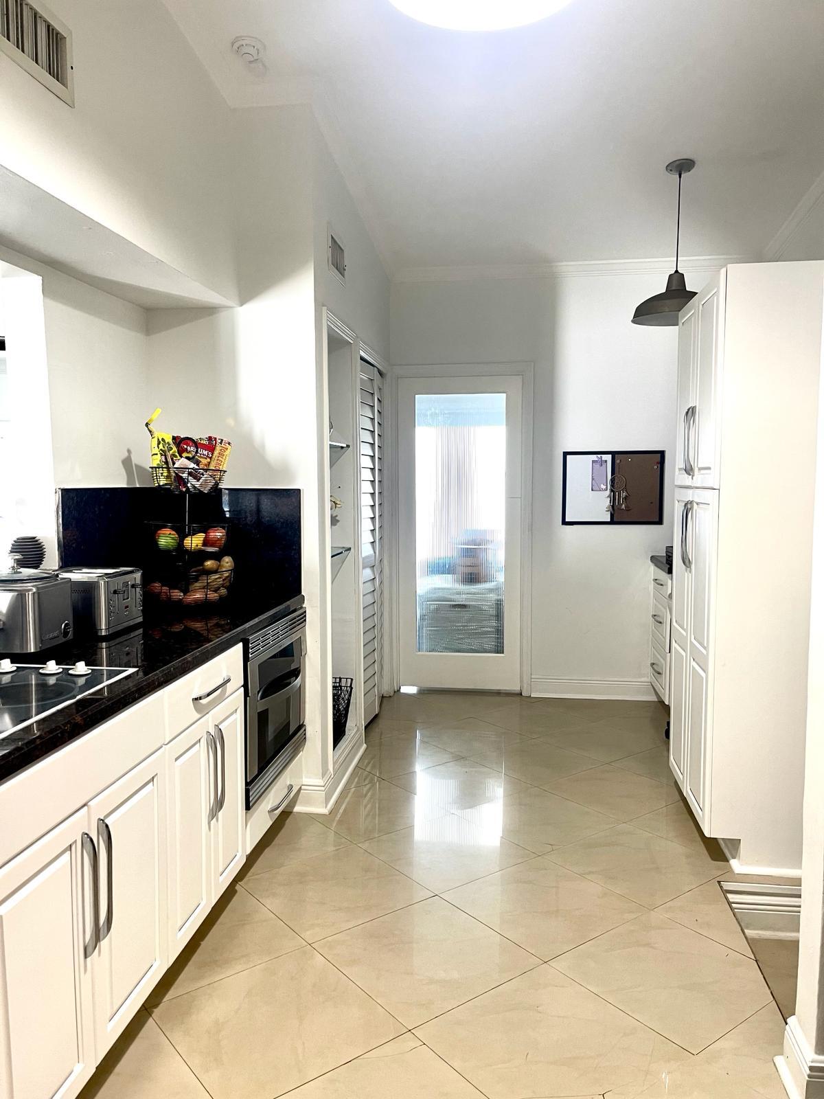 HIGHLAND LAKES SEC 2 - Residential Lease