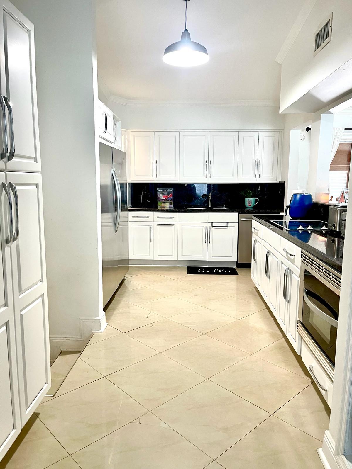 HIGHLAND LAKES SEC 2 - Residential Lease